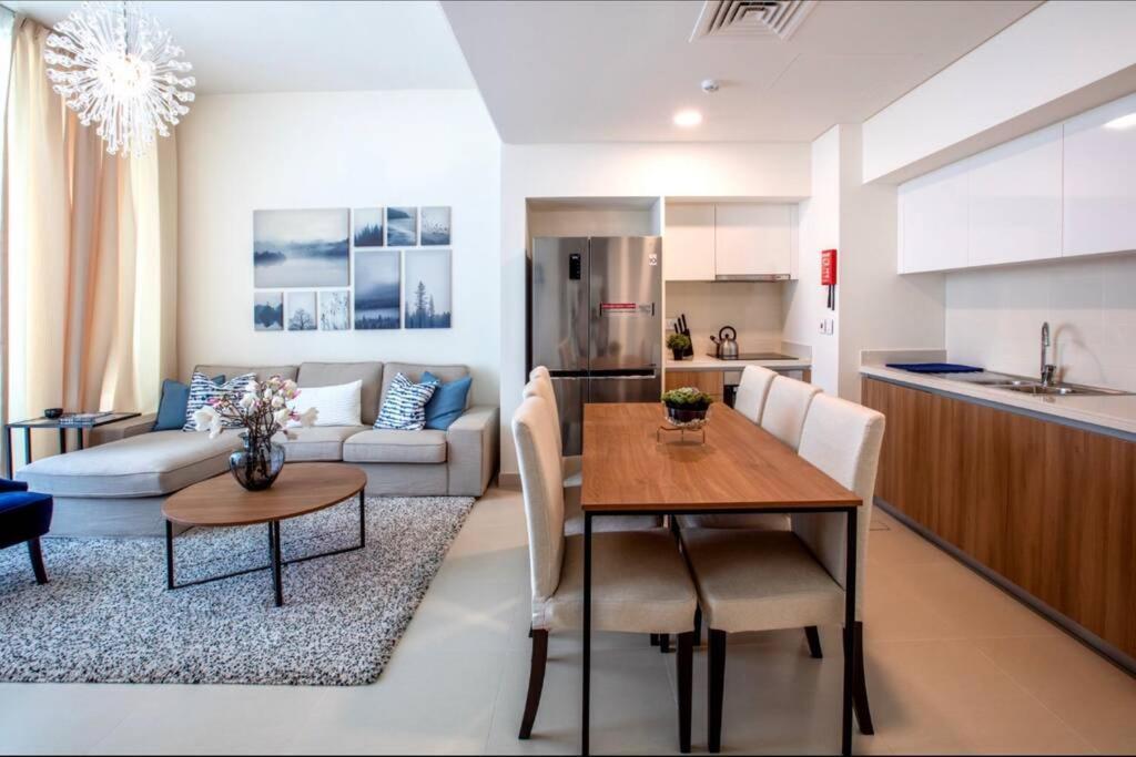 A Luxury Aprt 2 Bedrooms Balcony With Wonderful View Mall Access Hi Speed Wifi Beach Access & Much More For Family Only Samaheej Екстер'єр фото
