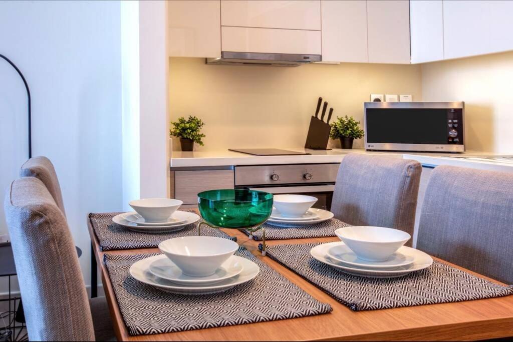 A Luxury Aprt 2 Bedrooms Balcony With Wonderful View Mall Access Hi Speed Wifi Beach Access & Much More For Family Only Samaheej Екстер'єр фото